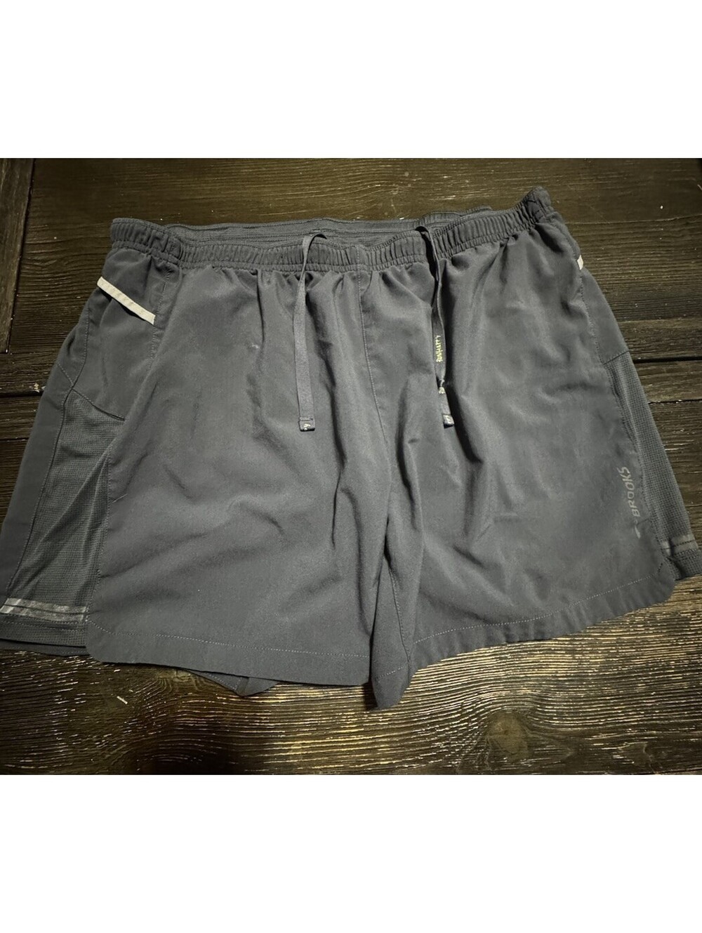 Brooks Run Happy Men’s Running Shorts L Black Lined Drawstring Zip Pocket